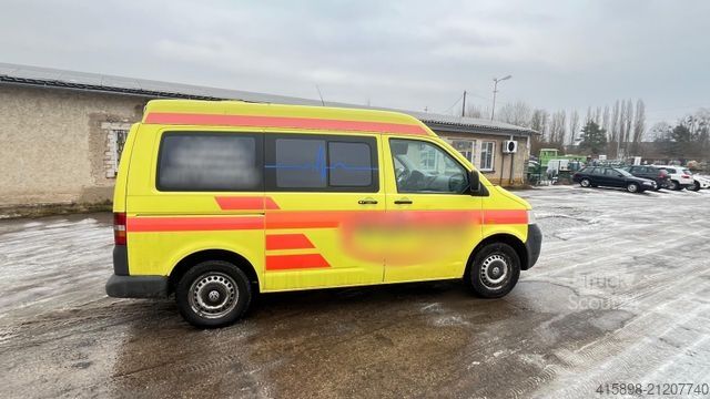 Fire truck VOLKSWAGEN VW T5 RTW Rettungswagen Krankentransport