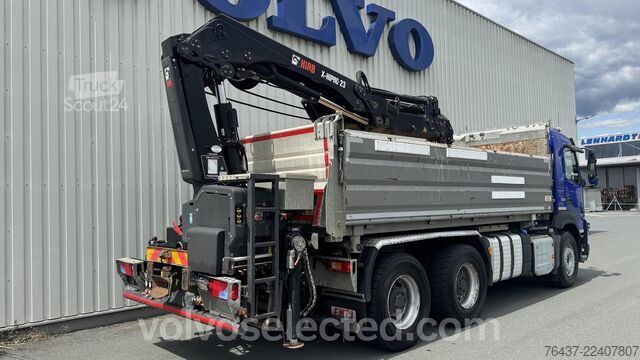 Sklápač so žeriavom Volvo FMX
