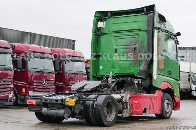 Objemový tahač MERCEDES-BENZ 1848 Actros 5 L Retarder 2-Tanks Brandschaden
