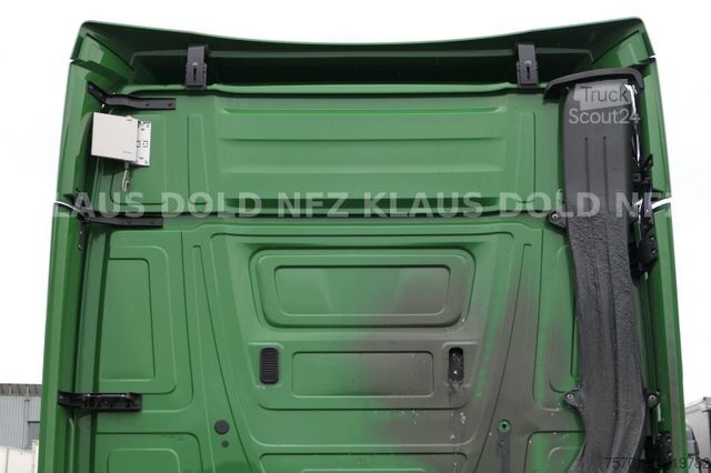 Objemový tahač MERCEDES-BENZ 1848 Actros 5 L Retarder 2-Tanks Brandschaden
