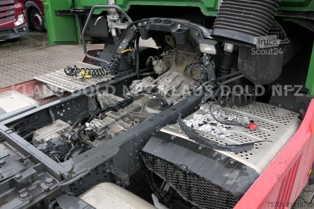 Objemový tahač MERCEDES-BENZ 1848 Actros 5 L Retarder 2-Tanks Brandschaden