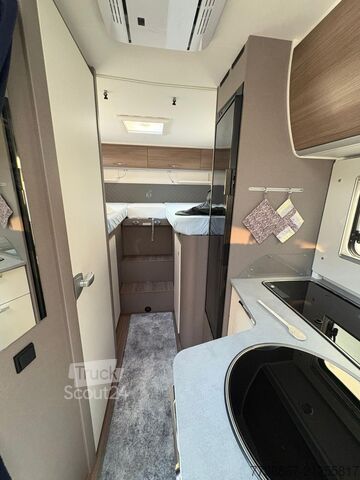 Integrated camper Etrusco I6900