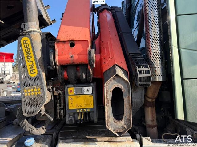 Nosturiauto Volvo FH16 8x4 Tridem Crane Truck with 2014 26 t/m Palfi