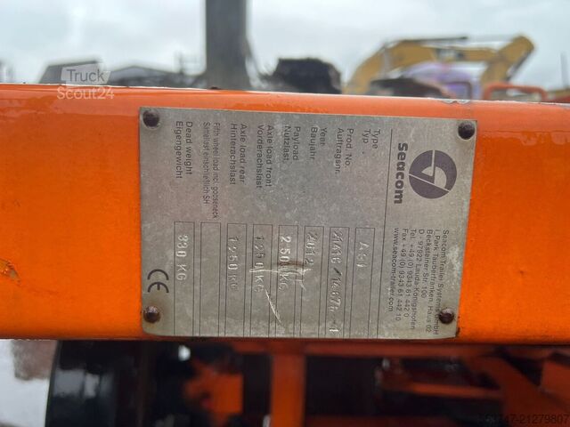 Lastbil med plattform  Seacom ASL