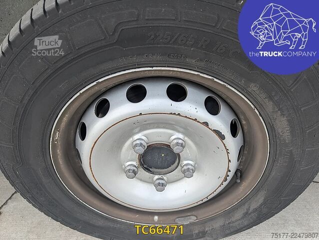 Plataforma elevatória Renault Master 145.35 nacelle