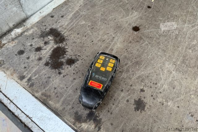 Camion bâché IVECO Daily 35S18 Hebebühne