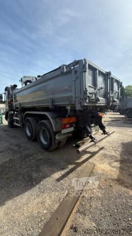 Камион с кука за контейнери Volvo FMX 420