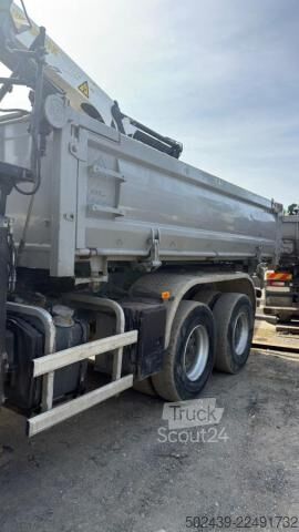 Камион с кука за контейнери Volvo FMX 420