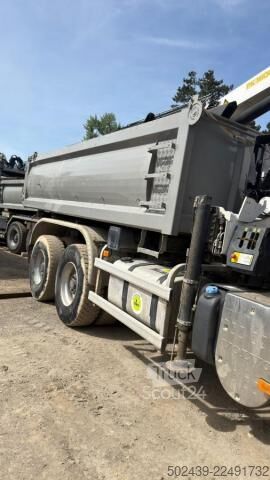 Камион с кука за контейнери Volvo FMX 420