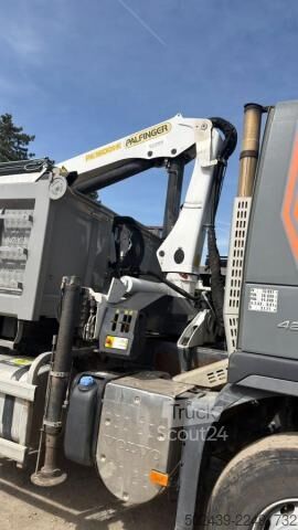 Камион с кука за контейнери Volvo FMX 420