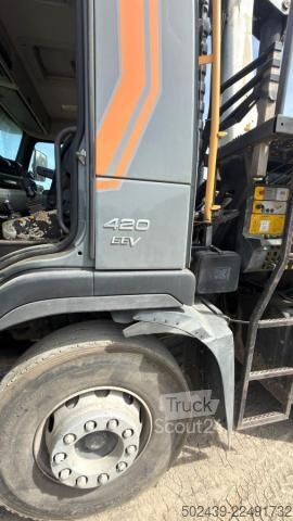 Камион с кука за контейнери Volvo FMX 420