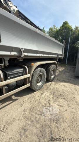 Камион с кука за контейнери Volvo FMX 420