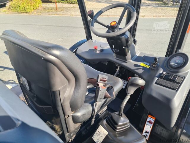 Terepemelő targonca Manitou MC 18.4 Stage3B