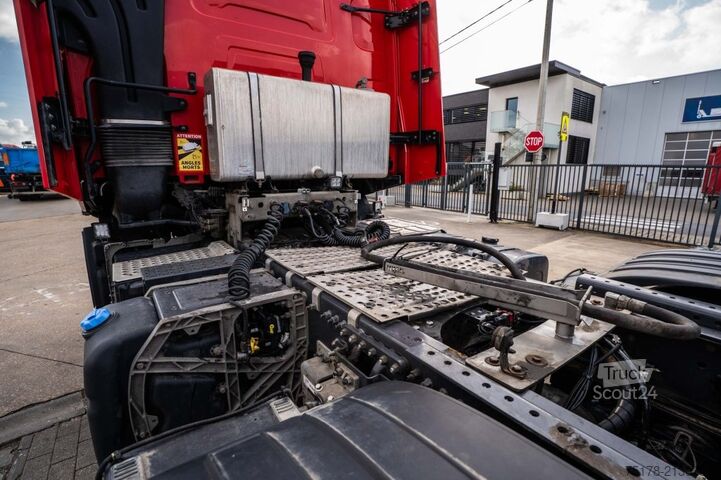 Estándar-SZM RENAULT C520-6x4 + HYDR. + INTARDER