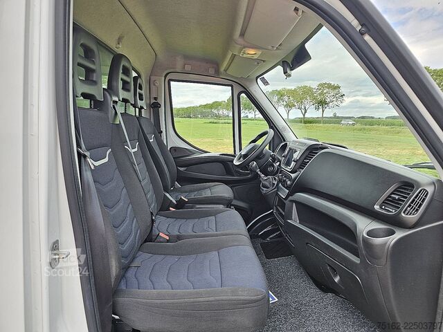 куфар IVECO DAILY 35C16 Bakwagen Laadklep!