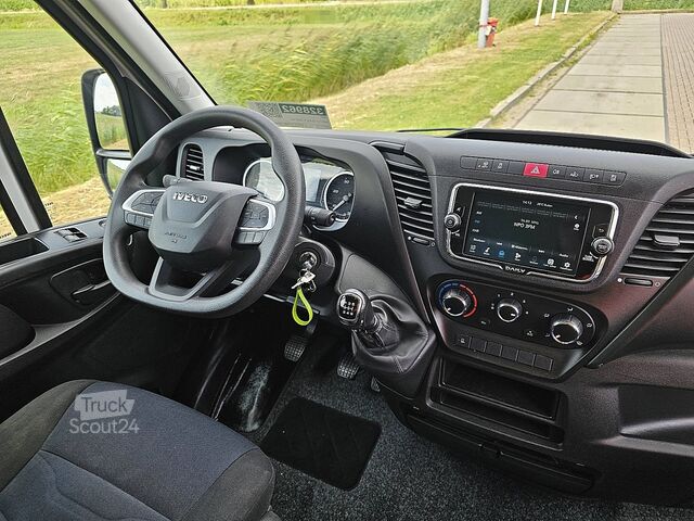 куфар IVECO DAILY 35C16 Bakwagen Laadklep!