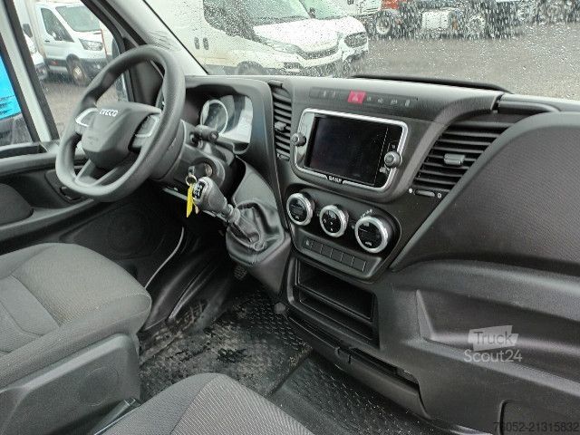 Camión caja IVECO 35C16