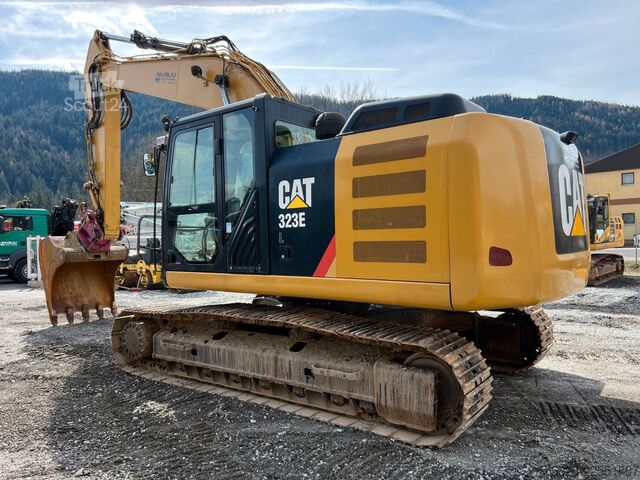 Kettenbagger CATERPILLAR 323 E Powertilt 2x Löffel Top