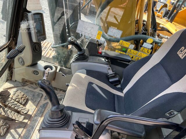 Kettenbagger CATERPILLAR 323 E Powertilt 2x Löffel Top
