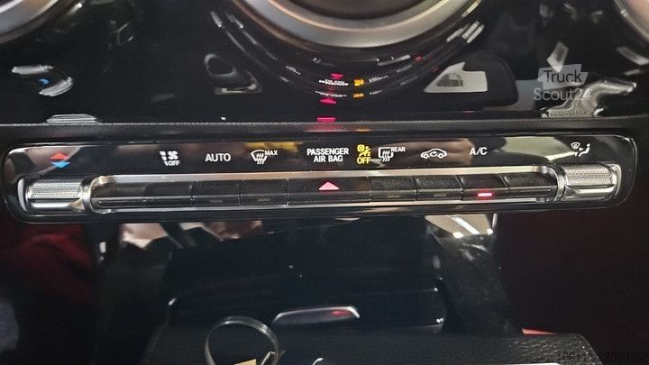 Panelvan MERCEDES-BENZ A 180 d Progressive/KEYLESS-GO/360°Kamera/AHK