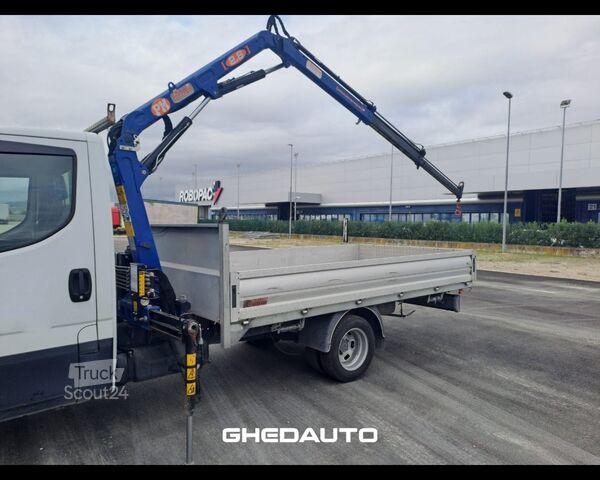 Minibus IVECO DAILY 35C11 - CASSONE FISSO CASTAGNI + GRU PM