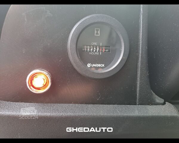 Minibus IVECO DAILY 35C11 - CASSONE FISSO CASTAGNI + GRU PM