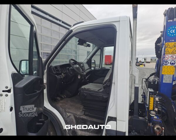 Minibus IVECO DAILY 35C11 - CASSONE FISSO CASTAGNI + GRU PM