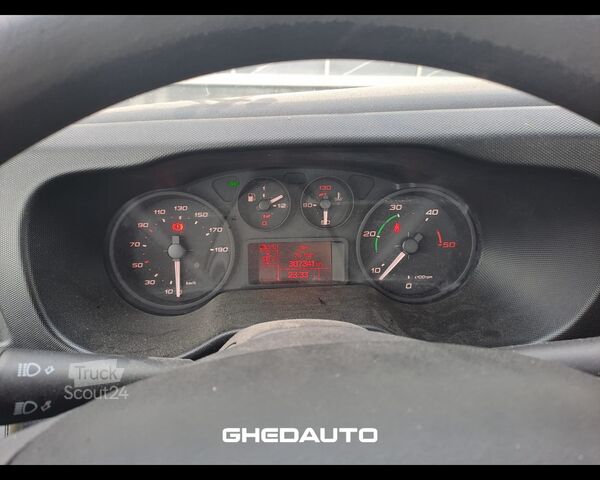 Minibus IVECO DAILY 35C11 - CASSONE FISSO CASTAGNI + GRU PM