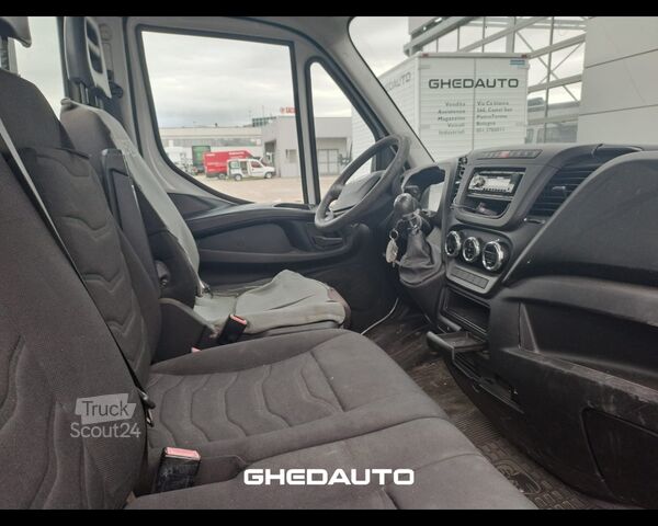 Minibus IVECO DAILY 35C11 - CASSONE FISSO CASTAGNI + GRU PM