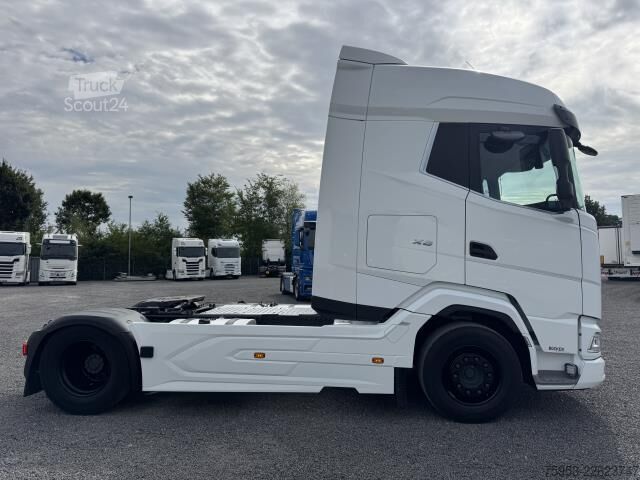 Standardowy ciągnik siodłowy DAF XG 530 FT Standklima Intarder