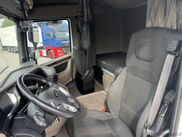 Standardowy ciągnik siodłowy DAF XG 530 FT Standklima Intarder