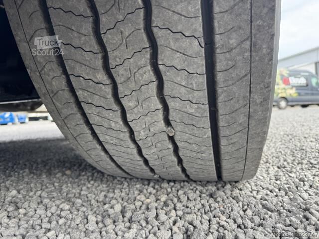 Standardowy ciągnik siodłowy DAF XG 530 FT Standklima Intarder