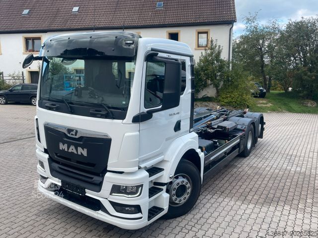 Tovornjak s kavljem za kontejnerje MAN TGS 26.480 6x2 BLL Abroller Meiller RS21.65 Lenk