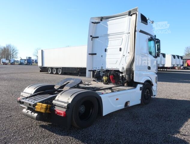Volumen SZM Mercedes Benz 1851 LSNRL Lowliner Actros Giga Verstellkupplung