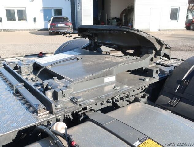 Volumen SZM Mercedes Benz 1851 LSNRL Lowliner Actros Giga Verstellkupplung