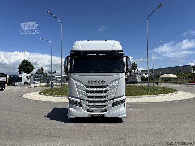 стандартний трактор Iveco Stralis S-Way 530
