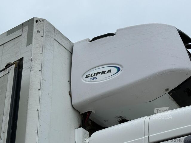 Standard-SZM Volvo FM 420 + CARRIER 1250 + 8x2 + euro 5 + LIFT 2.5T