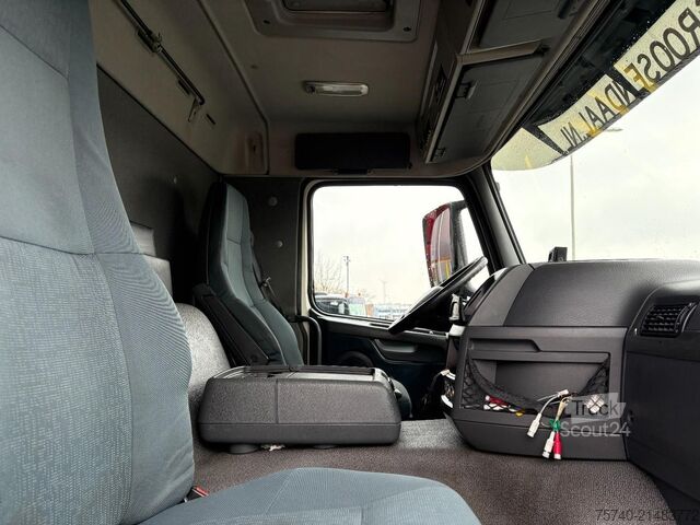 Standard-SZM Volvo FM 420 + CARRIER 1250 + 8x2 + euro 5 + LIFT 2.5T