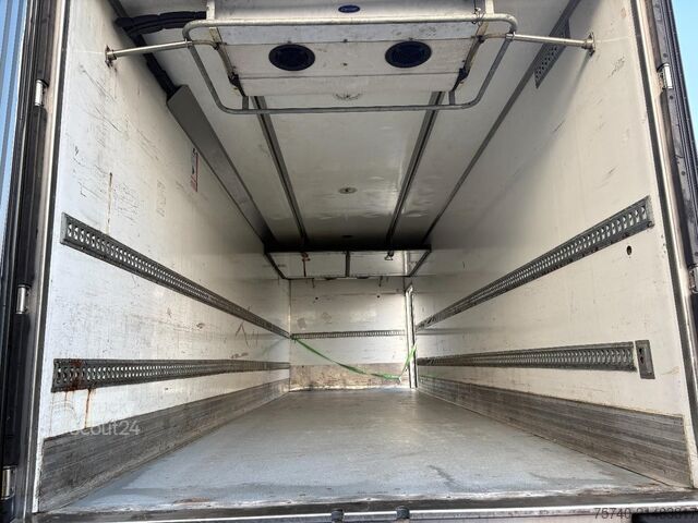 Koel-vriestransport Mercedes-Benz AXOR 1829 + MANUAL + EURO 5 + LIFT + CARRIER