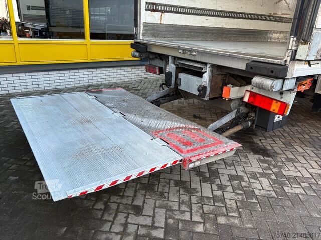 Koel-vriestransport Mercedes-Benz AXOR 1829 + MANUAL + EURO 5 + LIFT + CARRIER