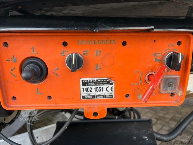 Koel-vriestransport Mercedes-Benz AXOR 1829 + MANUAL + EURO 5 + LIFT + CARRIER