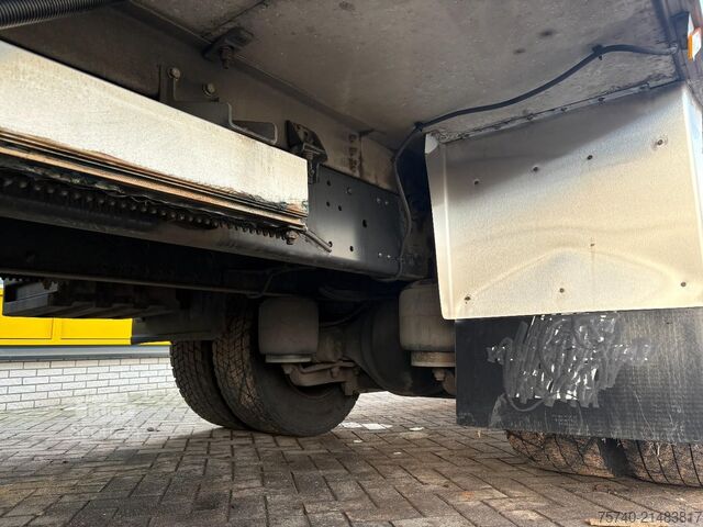 Koel-vriestransport Mercedes-Benz AXOR 1829 + MANUAL + EURO 5 + LIFT + CARRIER