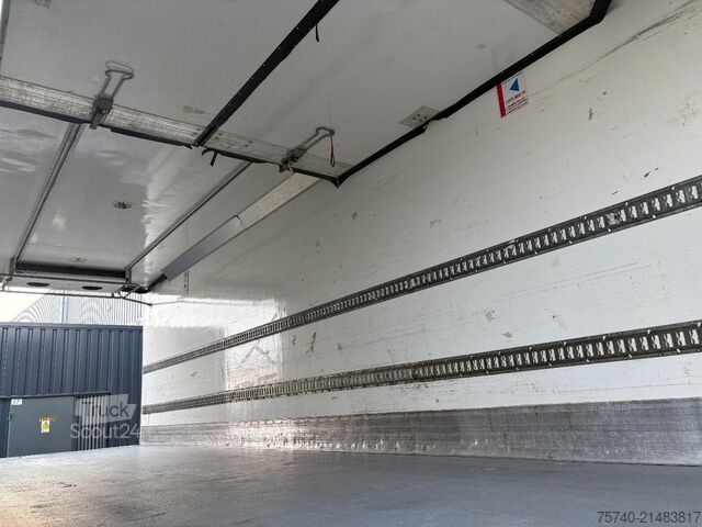 Transporte refrigerado/congelado Mercedes-Benz AXOR 1829 + MANUAL + EURO 5 + LIFT + CARRIER