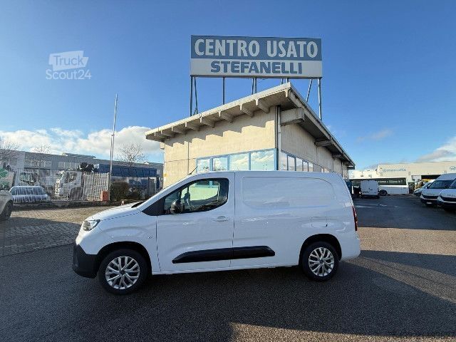 Ploščati dostavnik Fiat Doblo Van 1.5 bluehdi 130cv LH1