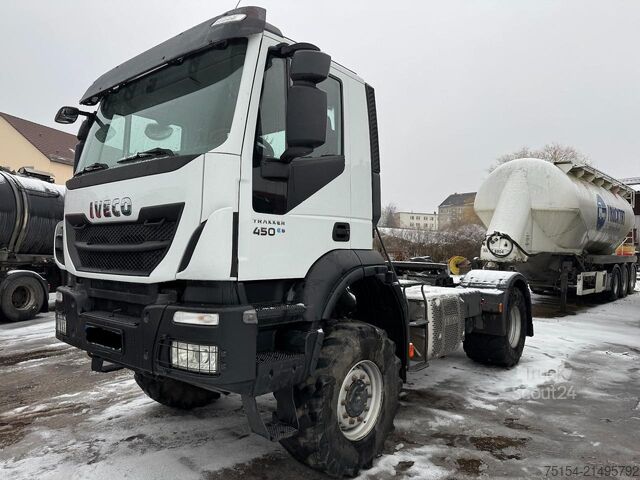 Грузовик специального назначения Iveco Traxxas 450 LoF
