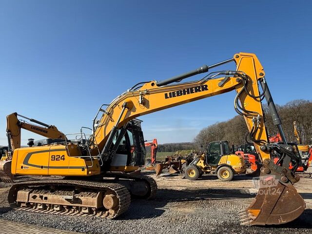 Chain excavator Liebherr R924LC / LikufixSW48