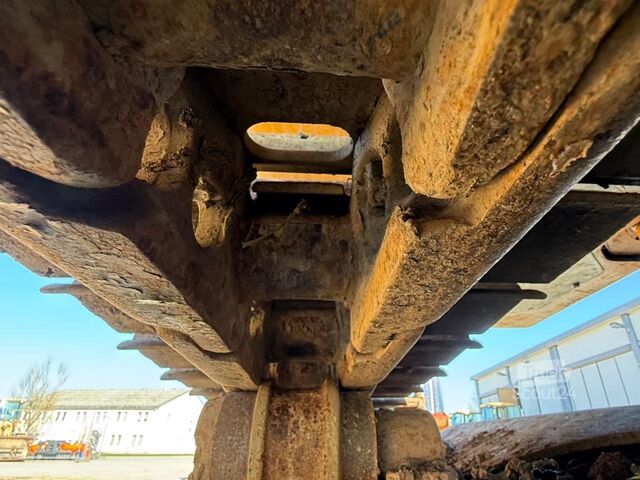 Chain excavator Liebherr R924LC / LikufixSW48