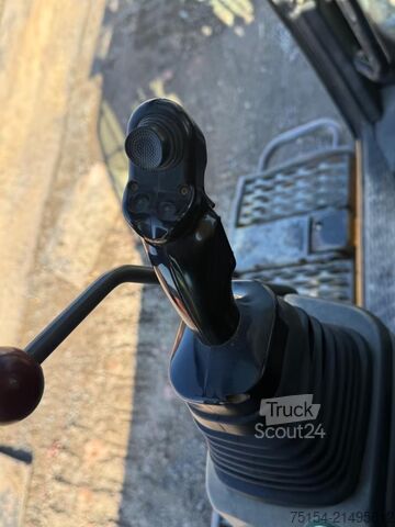 Chain excavator Liebherr R924LC / LikufixSW48