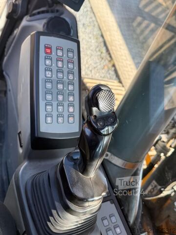 Chain excavator Liebherr R924LC / LikufixSW48