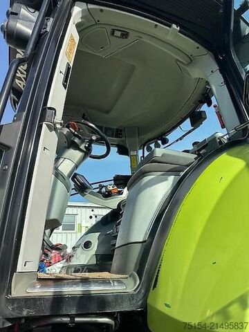 Tractor CLAAS Axion 930